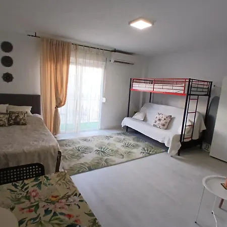 Grande Estudio La Sal アパート トレビエハ